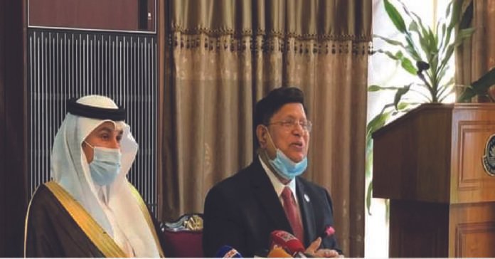 বিএন‌পি চেয়ারপাসন বিদেশে যেতে চাইলে আইনি প্রক্রিয়া অনুসরণ করতে হবে