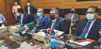 ‘নো ভ্যাকসিন নো সার্ভিস’: স্বাস্থ্যমন্ত্রী