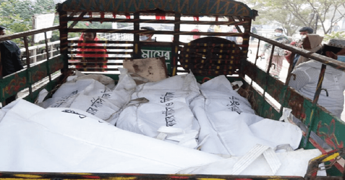 কুষ্টিয়ায় ট্রাকের ধাক্কায় ভ্যানচালকসহ নিহত ৪