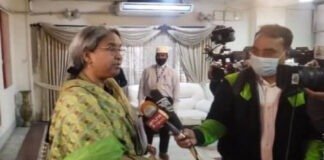 এখনই শিক্ষাপ্রতিষ্ঠান বন্ধের কথা ভাবছি না