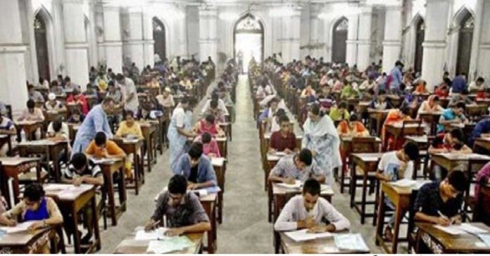 ঢাকা বিশ্ববিদ্যালয় ‘ঘ’ ইউনিট তুলে দিচ্ছে ঢাকা বিশ্ববিদ্যালয় ‘ঘ’ ইউনিট তুলে দিচ্ছে