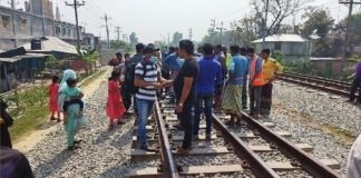 ট্রেনে কাটা পড়ে ৩ শিক্ষার্থী নিহত