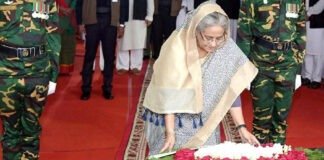 বঙ্গবন্ধুর প্রতিকৃতিতে প্রধানমন্ত্রীর শ্রদ্ধা