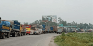সিরাজগঞ্জের বঙ্গবন্ধু সেতুর পশ্চিম মহাসড়কে ১৫ কিলোমিটার যানজট