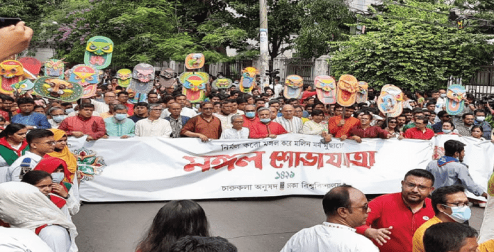 মঙ্গল শোভাযাত্রা হাজারো মানুষের ঢল