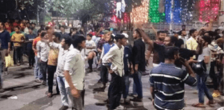 মধ্যরাতে রাজধানীর নিউমার্কেট এলাকা রণক্ষেত্র