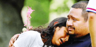 স্কুলে শিক্ষকদের হাতে বন্দুক দেবে যুক্তরাষ্ট্র