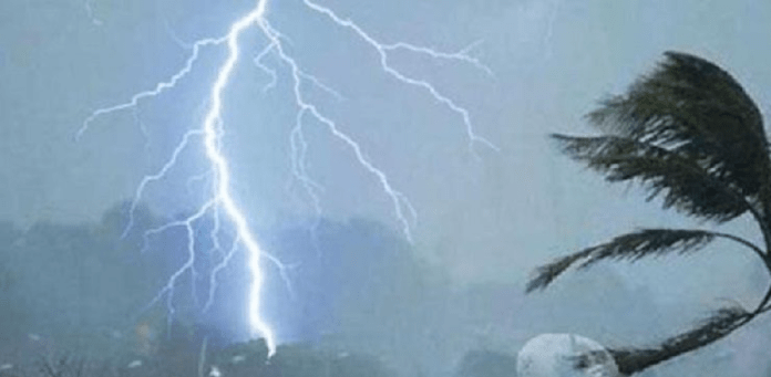 বজ্রপাতে দুই জেলের মৃত্যু