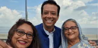 পরিবারের সদস্যদের নিয়ে পদ্মা সেতুতে প্রধানমন্ত্রী
