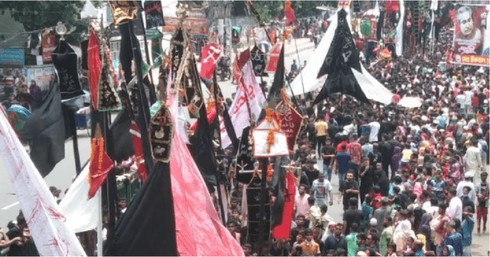 হায় হোসেন, হায় হোসেন মাতমে শেষ হলো তাজিয়া মিছিল হায় হোসেন, হায় হোসেন মাতমে শেষ হলো তাজিয়া মিছিল
