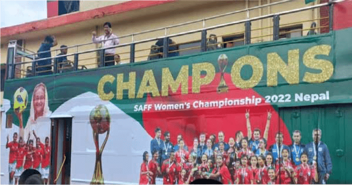 দেশে ফিরেছেন চ্যাম্পিয়ন নারী দল