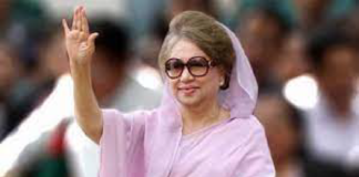 আজ মঙ্গলবার রাতে যুক্তরাজ্যের উদ্দেশে যাত্রা করবেন বিএনপি চেয়ারপারসন খালেদা জিয়া। খালেদা জিয়াকে রাত ৮টায় তার গুলশানের বাসা থেকে হযরত শাহ্‌জালাল আন্তর্জাতিক বিমানবন্দরে রওয়ানা হবে।