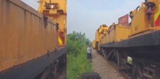  ৮ ঘণ্টা পর ঢাকার সঙ্গে রেল চলাচল স্বাভাবিক