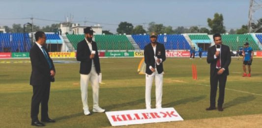 টসে জিতে বাংলাদেশ ব্যাটিংয়ে
