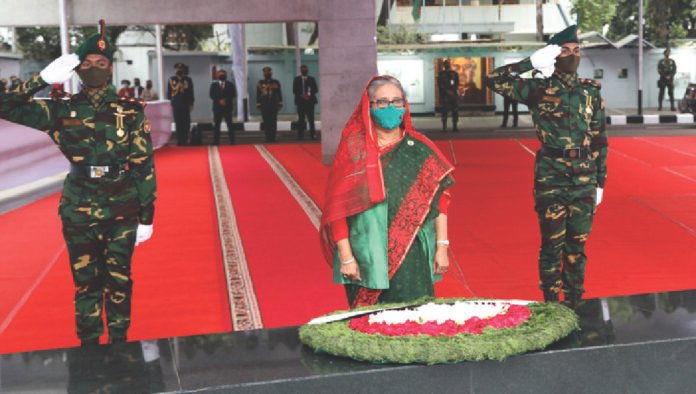 বঙ্গবন্ধুর প্রতিকৃতিতে প্রধানমন্ত্রীর শ্রদ্ধা