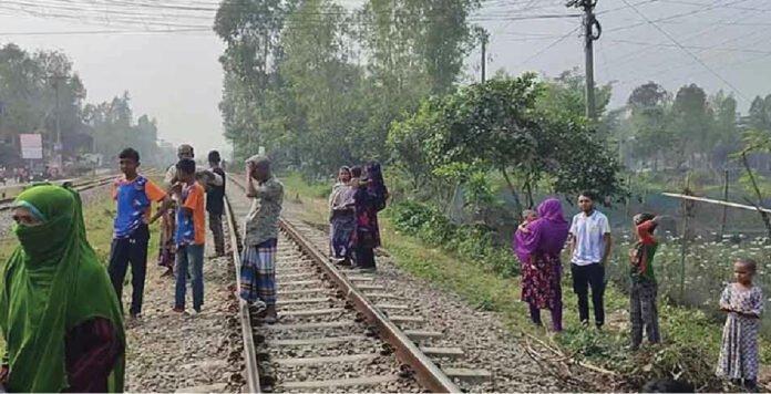 ট্রেনে কাটা প‌ড়ে মা-মে‌য়েসহ ৪ নারী নিহত
