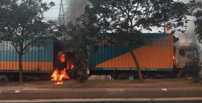 গাজীপুরে কাভার্ডভ্যানে আগুন গাজীপুরে কাভার্ডভ্যানে আগুন