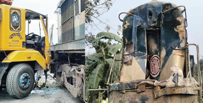 বালুবোঝাই ট্রাকের সাথে ট্রেনের ধাক্কায় ৪ জন নিহত বালুবোঝাই ট্রাকের