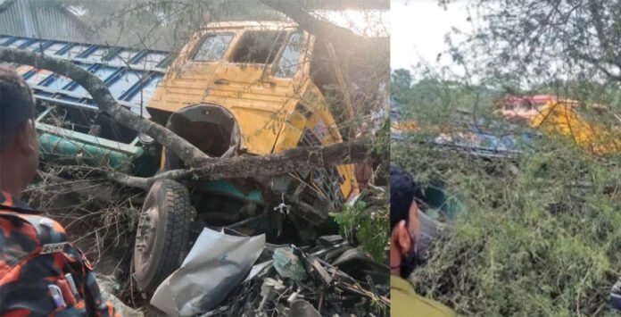 ট্রাক নিয়ন্ত্রণ হারিয়ে