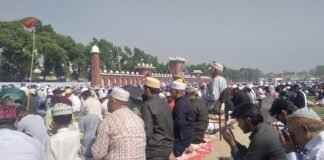 ঐতিহাসিক